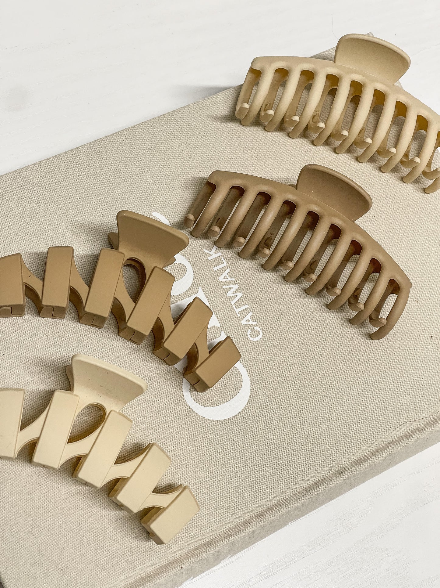 Tan/Beige Claw Clip Large MIXED